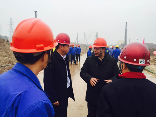 渭化集團董事長郭建功一行蒞臨天工公司渭化彬州30萬噸煤制乙二醇項目工地檢查指導工作