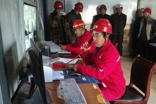 礦建二公司冶坪項(xiàng)目部開(kāi)展瓦斯超限撤人應(yīng)急演練