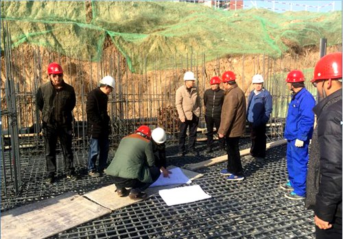 大秦置業公司:藍山水岸項目施工淡季建設忙