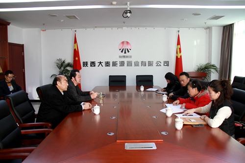 建設(shè)集團(tuán)副總經(jīng)理劉合理與陜西國實投資公司進(jìn)行地產(chǎn)項目洽談