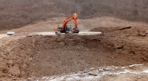 銅川分公司冶坪煤礦矸石倉、通風機房配電室等工程順利開工