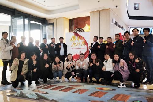 礦建二公司組團(tuán)觀看《厲害了，我的國(guó)》 為祖國(guó)打CALL