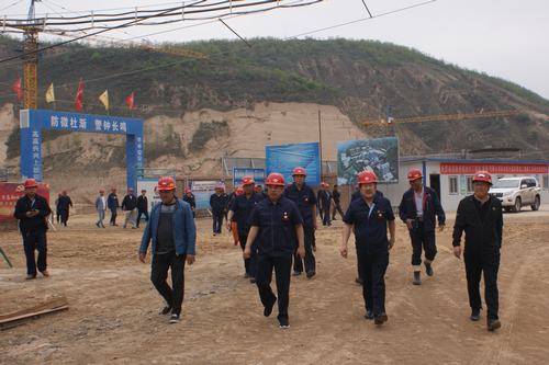 延能集團黨委書記、董事長劉浩興一行蒞臨視察陜煤建設集團礦建二公司車村項目部