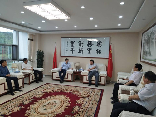 司正林、王寧一行到建莊礦業(yè)進行座談交流