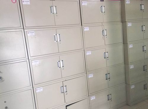 陜煤建設礦建二公司檔案柜子“穿新衣”