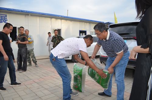 陜煤建設澄合分公司“送清涼”活動率先進一線