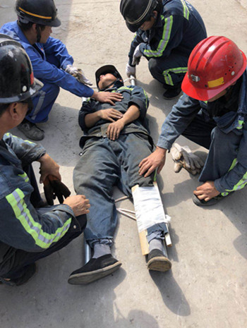 陜煤建設(shè)機電安裝公司曹家灘項目部開展事故應(yīng)急演練