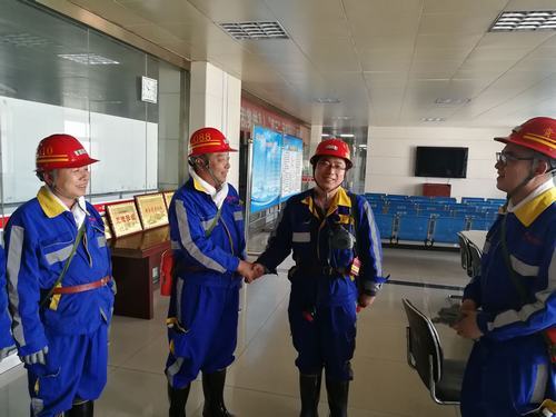 陜煤建設(shè)掘進(jìn)公司:力邀檸條塔礦領(lǐng)導(dǎo)對北翼項(xiàng)目部在建工程進(jìn)行指導(dǎo)
