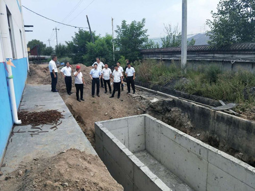 大佛寺礦領導蒞臨陜煤建設天工公司安裝一部熱網改造工地檢查指導