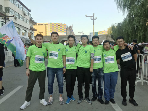 榆林國際馬拉松賽為陜煤建設人打“call”