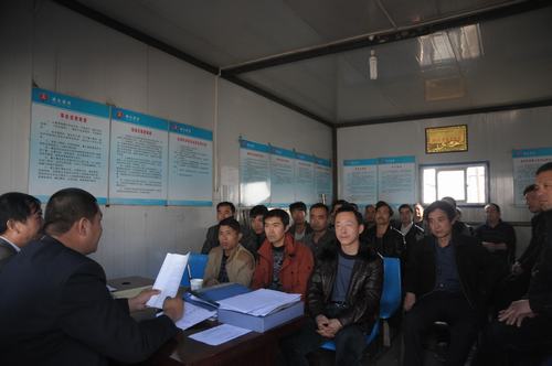 陜煤建設掘進公司：上班前，先來一堂安全課