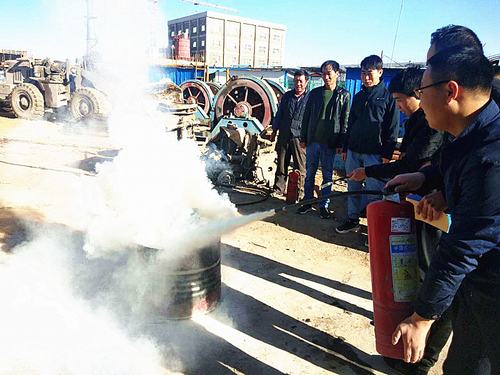 陜煤建設礦建二公司小保當三項目部開展火災事故應急救援演練