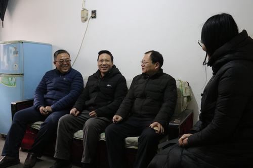 陜煤建設澄合分公司節前送溫暖 真情暖人心