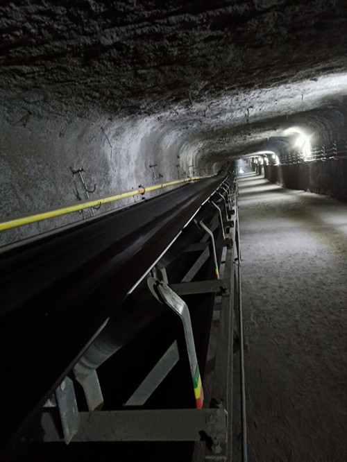 陜煤建設機電安裝公司承建的沙梁煤礦42煤大巷帶式輸送機安裝一次調試成功