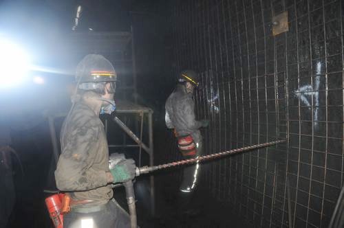 陜煤建設掘進公司：59.7米！曹家灘項目部單日進尺再創(chuàng)新高