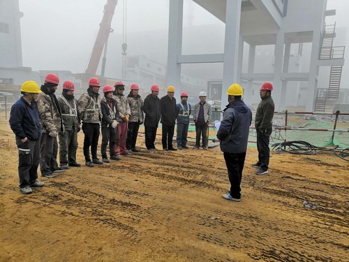 陜煤建設銅煤公司承建的曹家灘礦井主廠房至矸石倉、主廠房至煤泥卸載點帶式輸送機棧橋工程順利吊裝