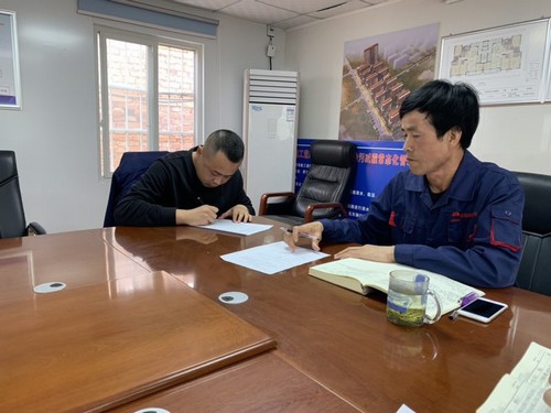 陜煤建設(shè)銅煤公司干部職工立下軍令狀，打好百日會戰(zhàn)攻堅戰(zhàn)