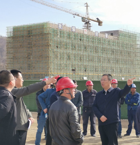 榆林市市長李春臨一行蒞臨陜煤建設天工公司清澗北國棗業紅棗深加工項目調研