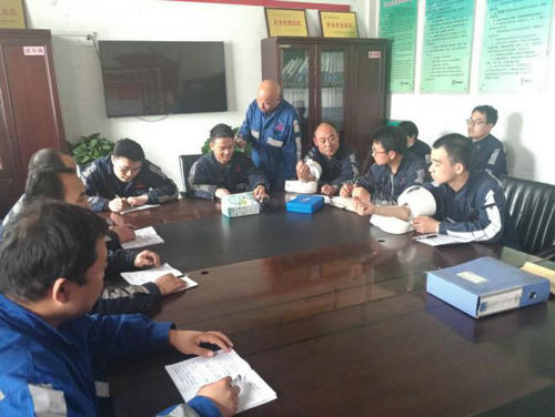 陜煤建設洗選煤運營公司洗煤廠:開好班前會彈好安全“前奏曲”