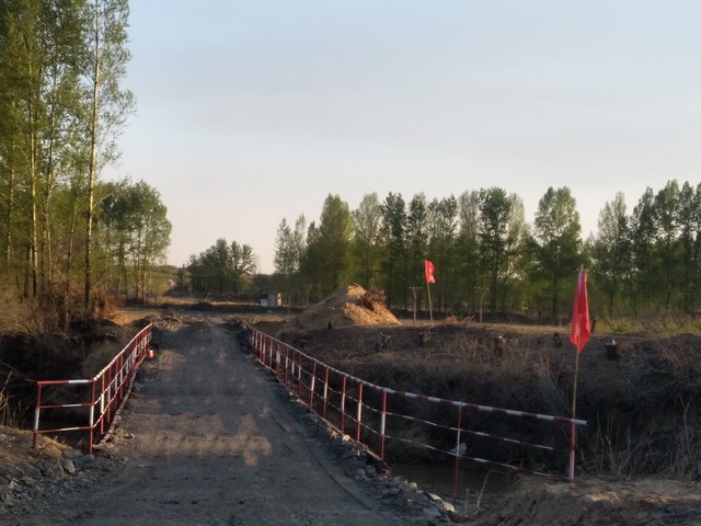 陜煤建設路橋分公司靖神鐵路榆溪河鋼便橋順利完工