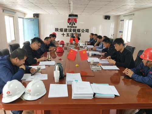 陜煤建設銅煤公司第十五項目部承建的藍山水岸(南區)13#樓順利通過主體驗收