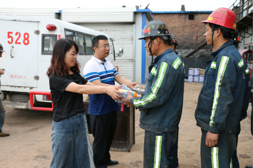 清涼送一線 關懷潤心田