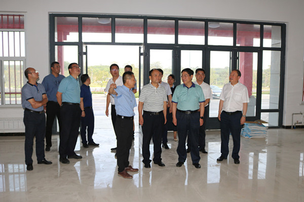 陜西省交通廳黨組成員萬振江調研指導川耀崔仙服務區項目