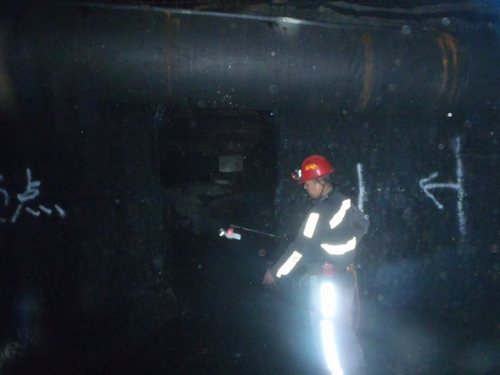 陜煤建設掘進公司:紅柳林項目部44202工作面切眼安全精準貫通