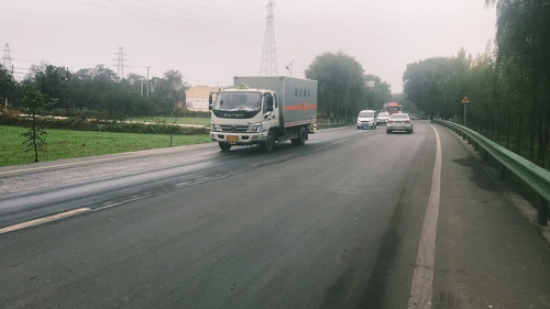 陜煤建設路橋分公司文家坡礦彬湫公路小章至豳風橋段大修工程順利通過竣工驗收