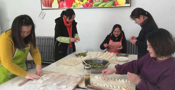 建設集團各單位冬至餃子香 情濃聚一堂