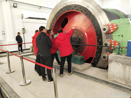 陜煤建設(shè)機(jī)電安裝公司承建的外部馬蓮臺煤礦提升機(jī)安裝工程順利通過驗收