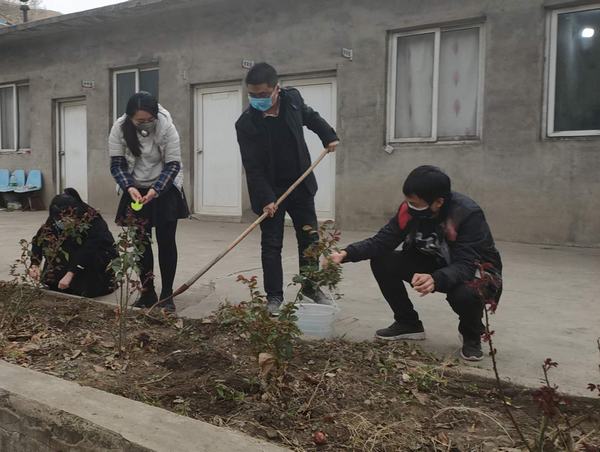 陜煤建設韓城分公司安裝四項目部開展義務勞動貢獻青春力量
