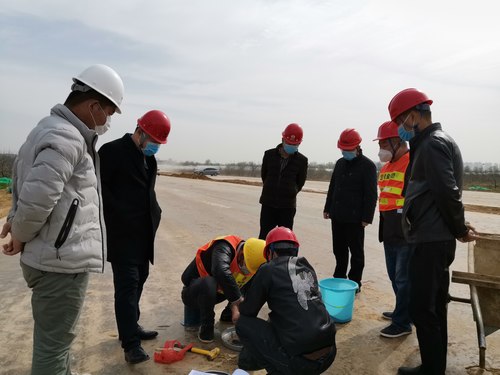 陜煤建設(shè)路橋分公司擰緊復(fù)工復(fù)產(chǎn)“安全閥”