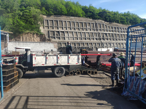 陜煤建設機電安裝公司建莊項目部四部膠帶機更換通過驗收