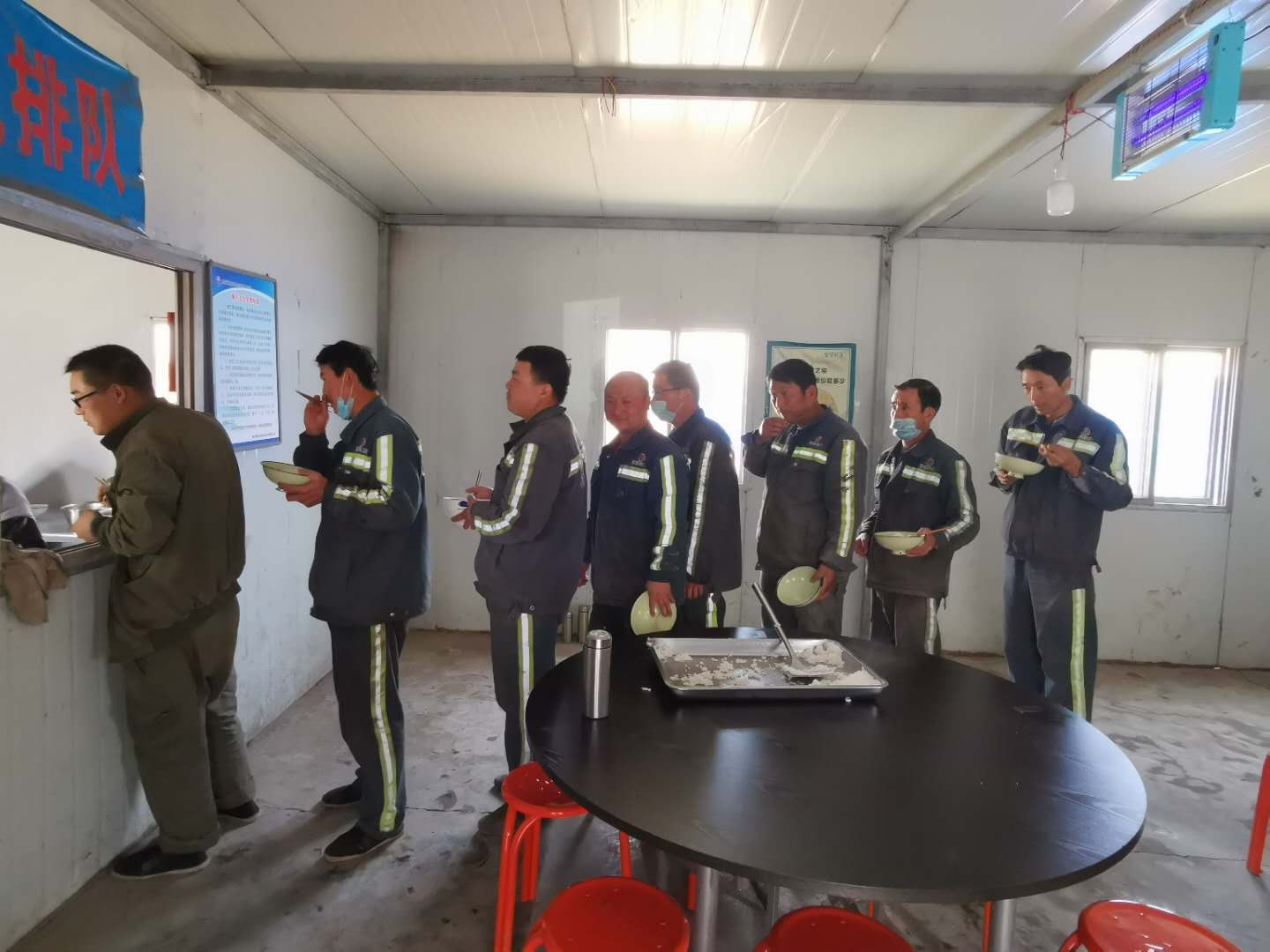 陜煤建設(shè)機電安裝公司彬長項目部：關(guān)愛職工做好后勤服務(wù)