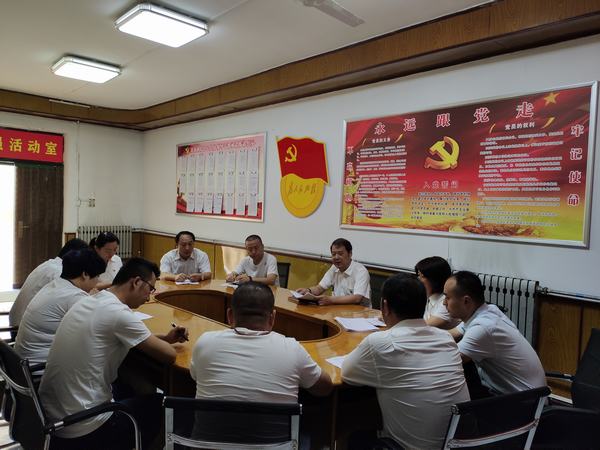 陜煤建設設備租賃中心宣講全國“兩會”精神入腦入心入行