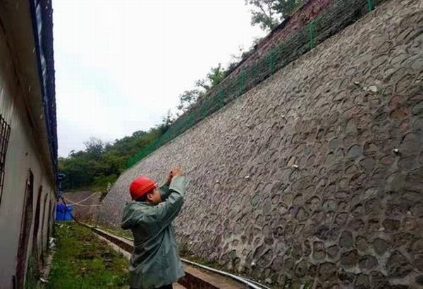 陜煤建設(shè)礦建二公司冶坪項(xiàng)目部多舉措筑牢“雨季三防”安全墻