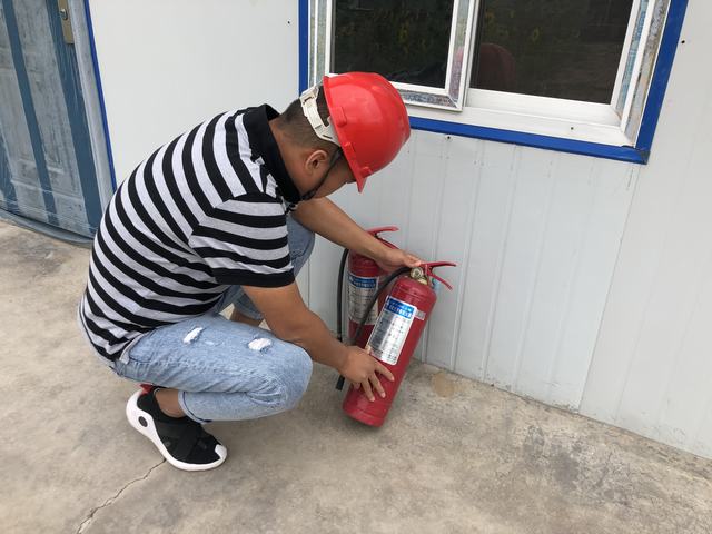 陜煤建設(shè)韓城分公司榆林項(xiàng)目部多點(diǎn)發(fā)力為夏季安全生產(chǎn)保駕護(hù)航