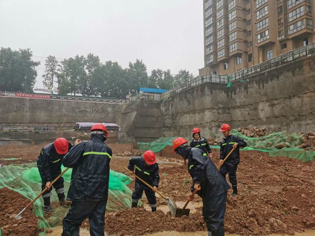 陜煤建設(shè)韓城分公司土建二項(xiàng)目部：雨期來臨，聞“汛”而動(dòng)，嚴(yán)陣以待抓“三防”