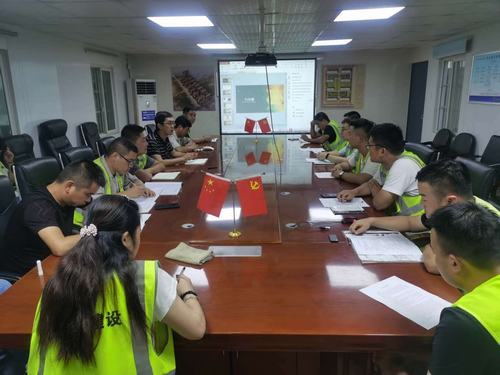 陜煤建設銅煤公司第十五項目組織召開“有夢想，敢拼搏”青年員工主題座談會