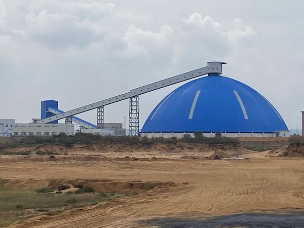 陜煤建設(shè)天工公司承建的榆林清水煤炭集運(yùn)站儲煤場及棧橋工程順利通過竣工預(yù)驗收