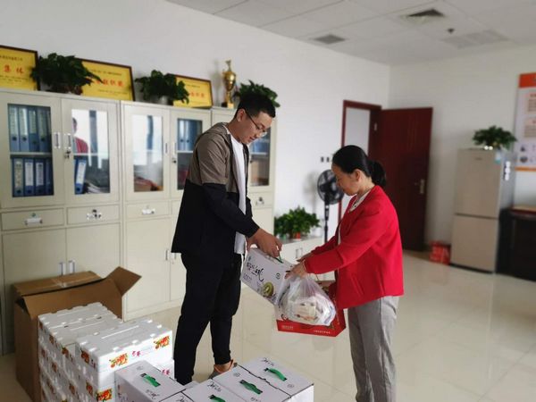 陜煤建設(shè)天工公司中秋、國慶溫情慰問 鼓干勁