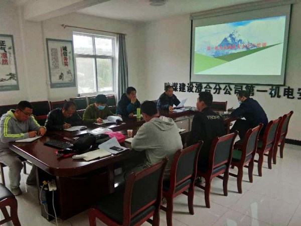 陜煤建設澄合分公司第一機電安裝隊“重錘敲鼓”助力“百日安全”活動顯成效