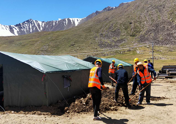 鏖戰天山之巔的陜煤建設者