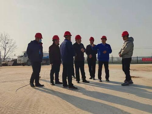 西安重裝集團(tuán)黨委書(shū)記向新剛、副總工程師楊強(qiáng)來(lái)一行 蒞臨咸陽(yáng)分公司銅煤機(jī)項(xiàng)目部檢查指導(dǎo)工作