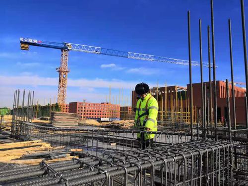 在寒冬中堅守著的銅煤建設者