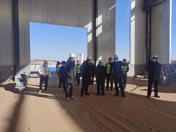 榆林市城市投資經營集團黨委副書記、總經理郝君深入陜煤建設榆林公司杭蕭綠色鋼結構產業制造基地項目檢查指導工作