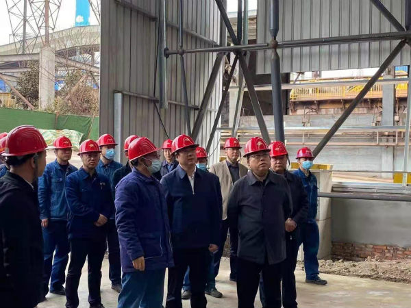 漢中市政協(xié)主席嚴維佳蒞臨陜煤建設漢中分公司漢鋼一次料場項目調研