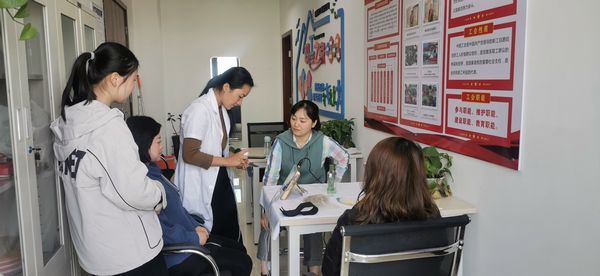 陜煤建設(shè)天工公司組織義診理療活動