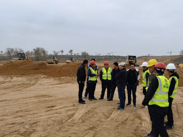 榆林市科創新城管委會總工程師劉兵一行到科創新城項目檢查指導工作
